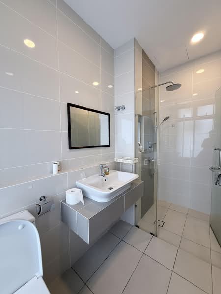 Kondominium untuk Dijual di Waltz Residences - Steve Lee - Master Bathroom - PropertyGuru.com.my
