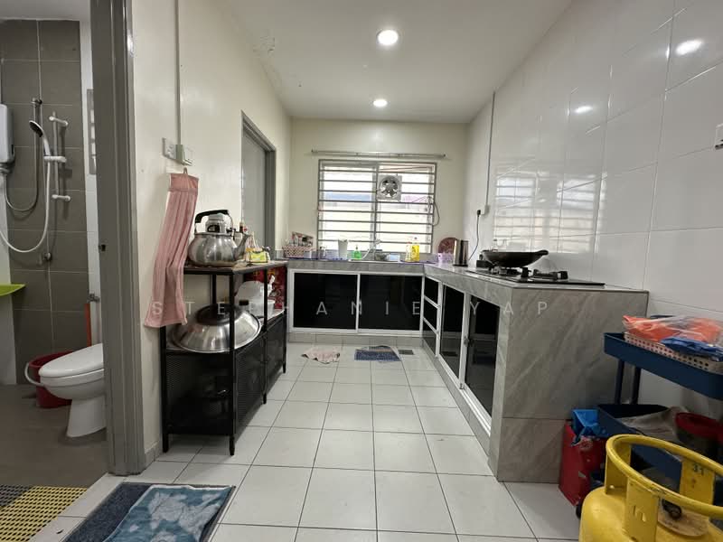 2-storey Terraced House for Sale in Taman Seri Jaromas (Jenjarom) - Stephanie Yap - Kitchen - PropertyGuru.com.my