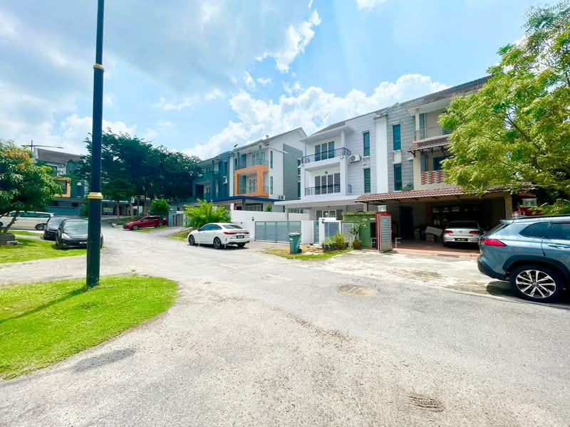 Rumah Berkembar untuk Dijual di Taman Saujana Suria (Kajang) - BILYA ARIFF - Exterior - PropertyGuru.com.my