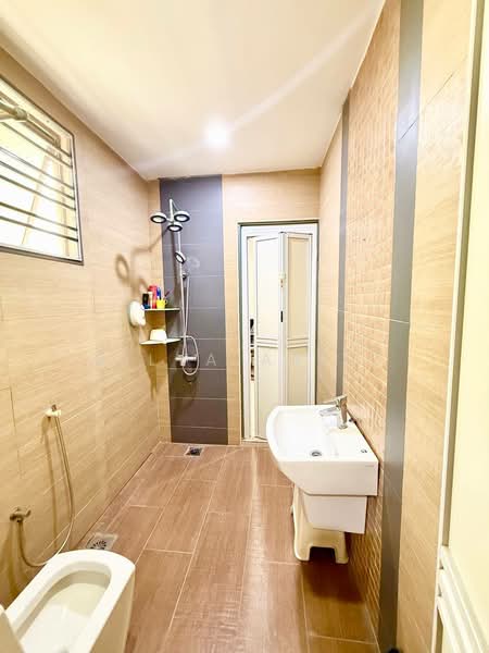 Rumah Berkembar untuk Dijual di Taman Saujana Suria (Kajang) - BILYA ARIFF - Bathroom - PropertyGuru.com.my