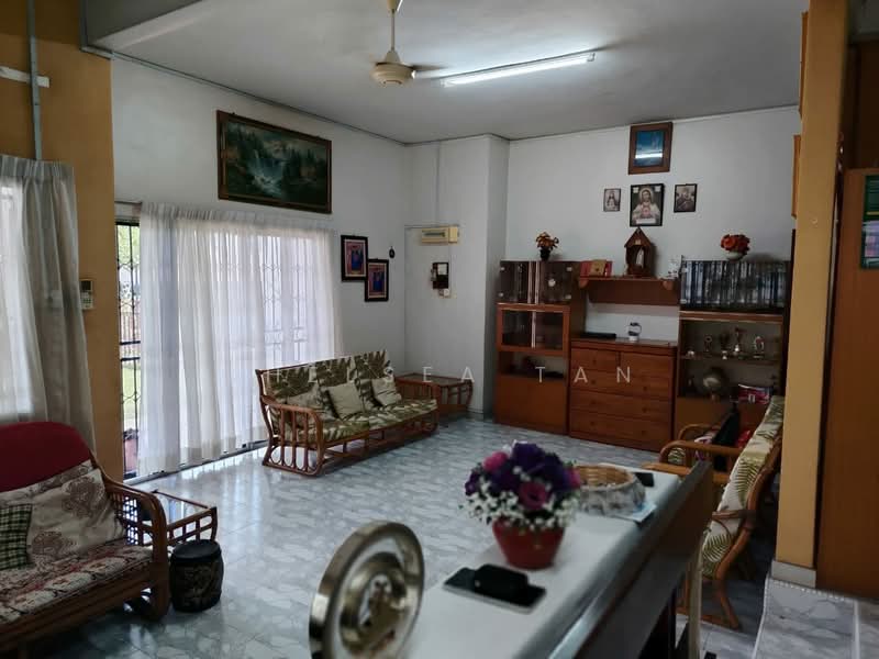Semi-Detached House for Sale in SS 3, Taman Universiti (Petaling Jaya) - Chelsea Tan - Living Room - PropertyGuru.com.my