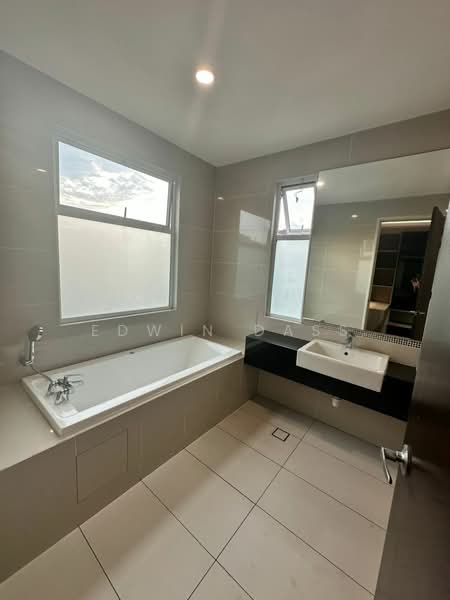 Rumah Berkembar untuk Disewa di Senibong (Permas Jaya) - Edwin Dass - PropertyGuru.com.my
