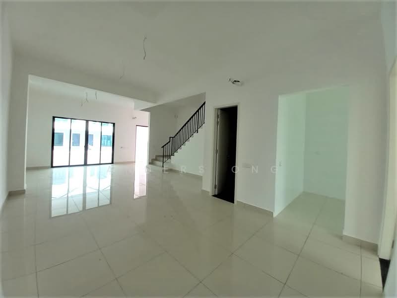 Rumah Teres untuk Dijual di Bandar Cassia (Batu Kawan) - Anders Ong - Living Room - PropertyGuru.com.my