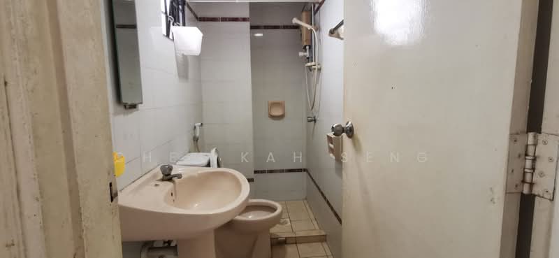 Kondominium untuk Dijual di Ehsan Ria - Chen Kah Seng - Bathroom - PropertyGuru.com.my