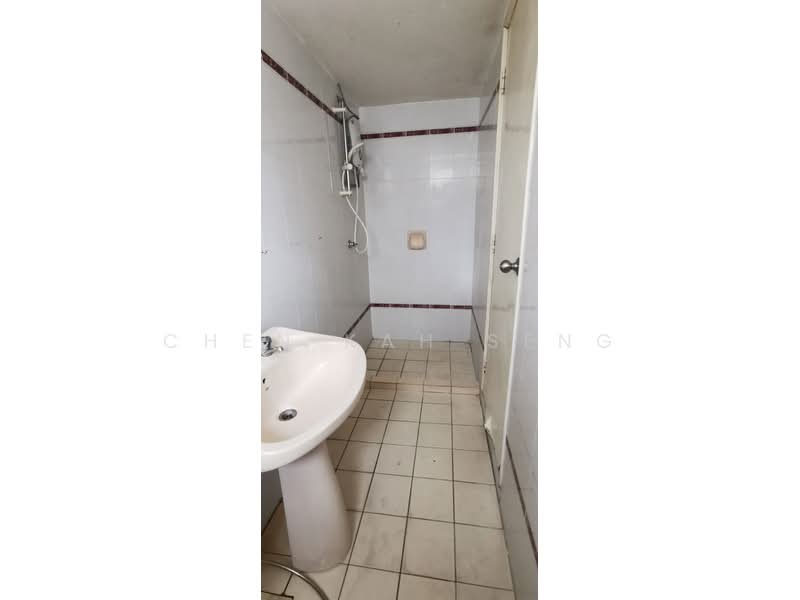 Kondominium untuk Dijual di Ehsan Ria - Chen Kah Seng - Bathroom - PropertyGuru.com.my