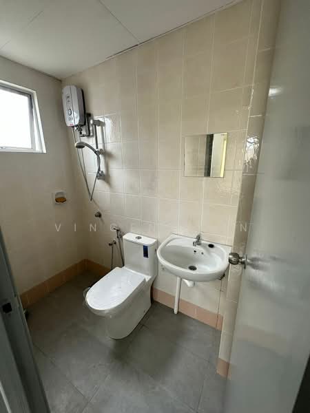 Pangsapuri untuk Dijual di Plaza Indah Apartment - Vincent Tan - Bathroom - PropertyGuru.com.my