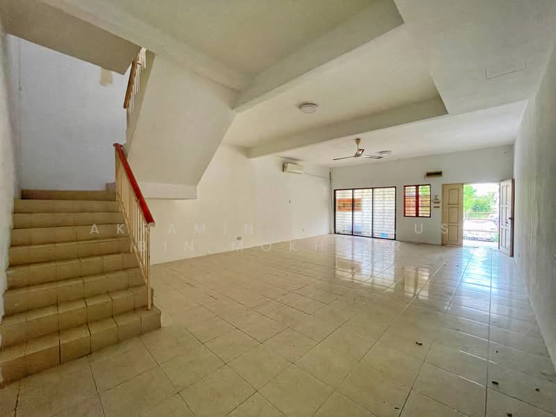 2-storey Terraced House for Sale in Bandar Nusaputra (Puchong) - Akramin Firdaus Bin Mokhtar - PropertyGuru.com.my
