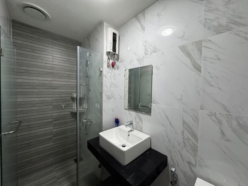 Servis Apartment untuk Disewa di Emporis - Yenna Leong - Bathroom - PropertyGuru.com.my
