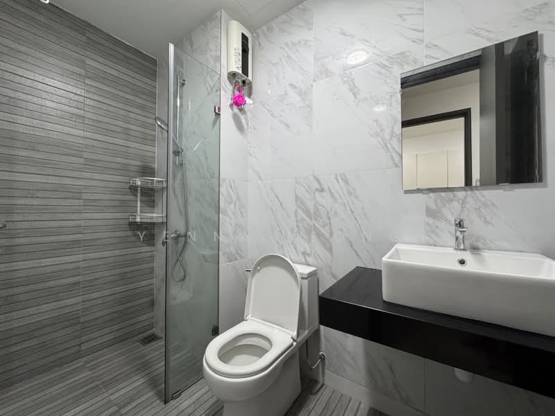 Servis Apartment untuk Disewa di Emporis - Yenna Leong - Bathroom - PropertyGuru.com.my