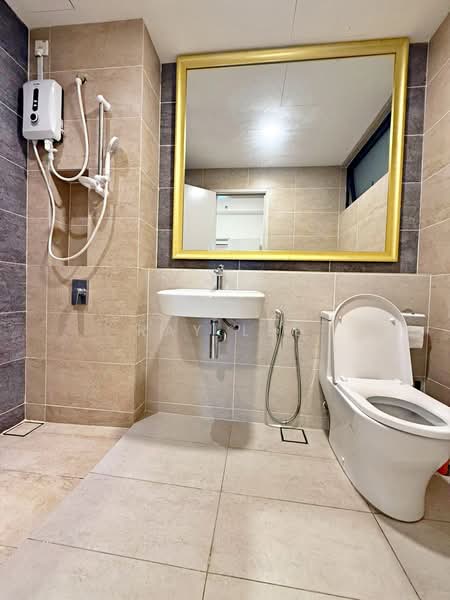 Servis Apartment untuk Disewa di Setia City Residences - Ray Lee - Bathroom - PropertyGuru.com.my