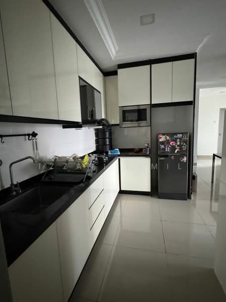 Condominium for Rent at Dwiputra Residences - Izzati Ismil - Kitchen - PropertyGuru.com.my