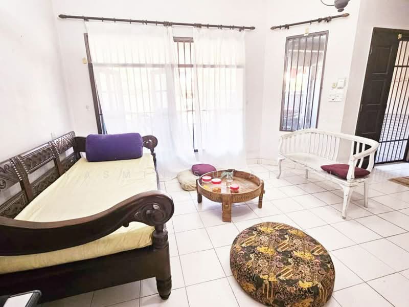 Rumah Teres 2 Tingkat untuk Dijual di Seri Utama Damansara (Kota Damansara) - Yasmin Sulaiman - Living Room - PropertyGuru.com.my