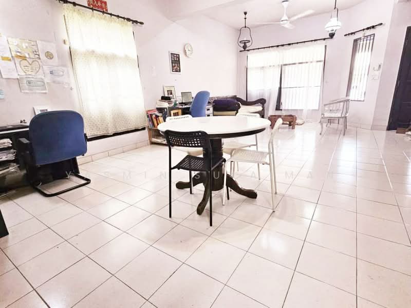 Rumah Teres 2 Tingkat untuk Dijual di Seri Utama Damansara (Kota Damansara) - Yasmin Sulaiman - Living Room - PropertyGuru.com.my