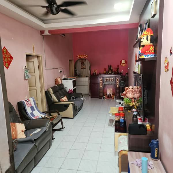 Rumah Teres 1 Tingkat untuk Dijual di Sungai Pelek (Selangor) - Alison Chiu - Living Room - PropertyGuru.com.my