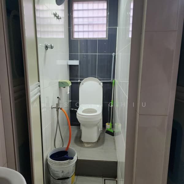 Rumah Teres 1 Tingkat untuk Dijual di Sungai Pelek (Selangor) - Alison Chiu - Bathroom - PropertyGuru.com.my