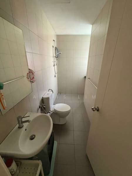 Kondominium untuk Dijual di 222 Residency - Alvis Lim - Bathroom - PropertyGuru.com.my
