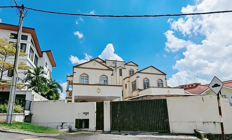 Semi-Detached House for Sale in Ulu Kelang (Selangor) - Rashidah Juremi - Exterior - PropertyGuru.com.my