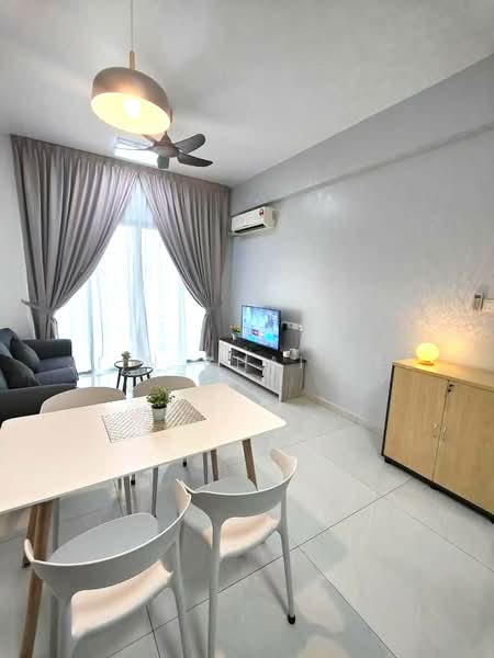 Condominium for Sale at Bay Point @ Country Garden Danga Bay - Jiin Chai Lee - Living Room - PropertyGuru.com.my