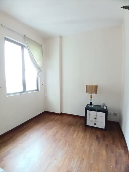 Apartment for Sale at Molek Pine 2 - Vinna Loh - PropertyGuru.com.my
