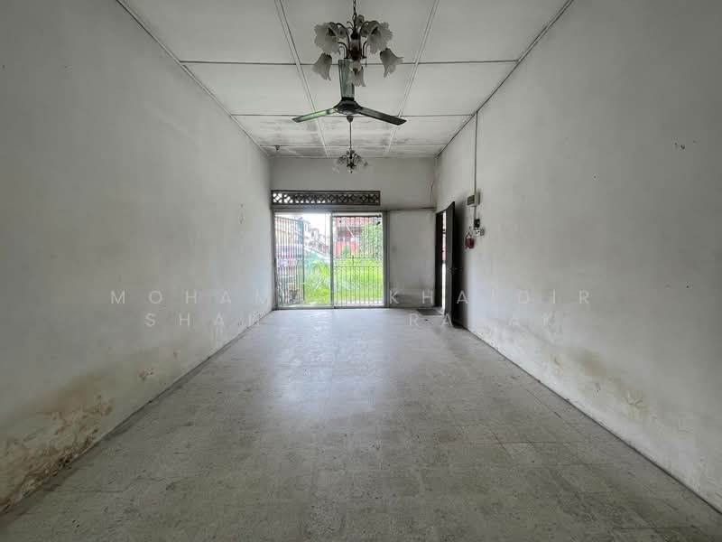 Rumah Teres 1 Tingkat untuk Dijual di Taman Maznah (Klang) - Mohamad Khaidir Shah Md Razak - Living Room - PropertyGuru.com.my