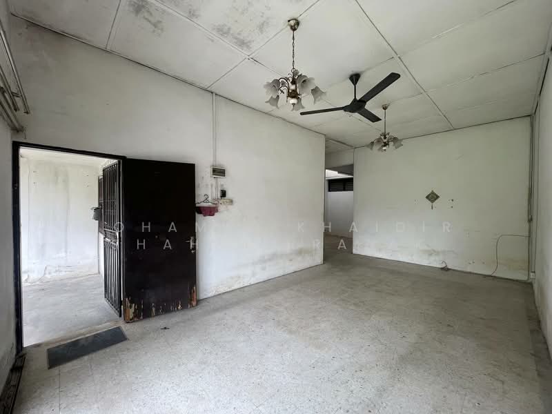 Rumah Teres 1 Tingkat untuk Dijual di Taman Maznah (Klang) - Mohamad Khaidir Shah Md Razak - Living Room - PropertyGuru.com.my
