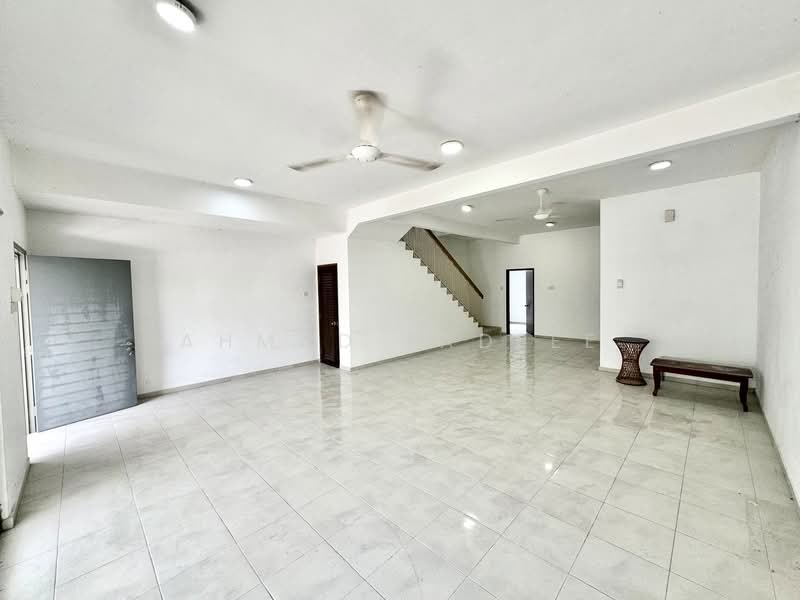 Rumah Teres 2 Tingkat untuk Dijual di Serene Heights (Semenyih) - Ahmad Fadlee - Living Room - PropertyGuru.com.my