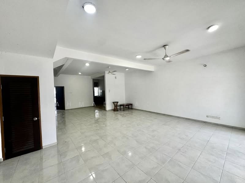 Rumah Teres 2 Tingkat untuk Dijual di Serene Heights (Semenyih) - Ahmad Fadlee - Living Room - PropertyGuru.com.my