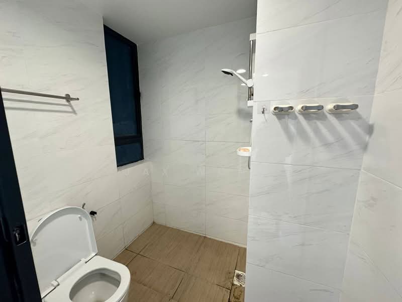 Servis Apartment untuk Dijual di Country Garden Central Park - Jax Wong - Bathroom - PropertyGuru.com.my