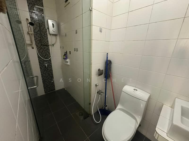 Servis Apartment untuk Disewa di Vue Residences - Jason Chee - Bathroom - PropertyGuru.com.my