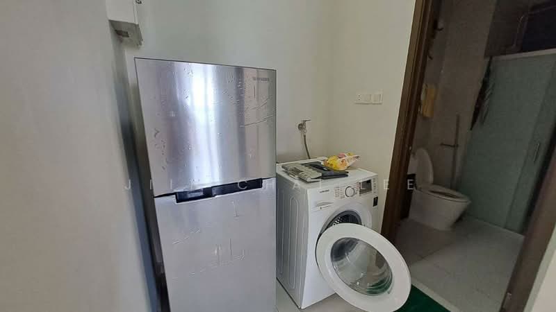 Kondominium untuk Dijual di Royal Strand @ Country Garden Danga Bay - Jiin Chai Lee - Bathroom - PropertyGuru.com.my