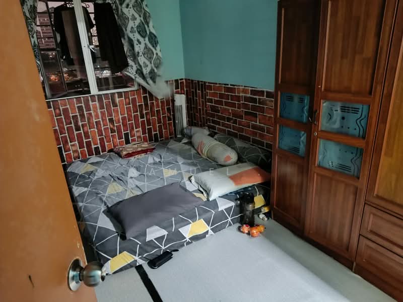 Pangsapuri untuk Dijual di Serdang Raya Court Apartment - Samuel . - Bedroom - PropertyGuru.com.my