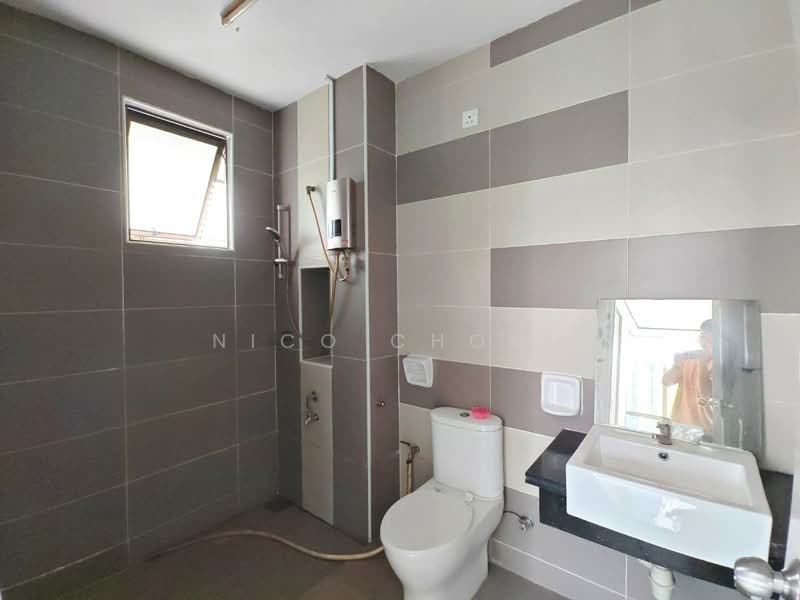 Rumah Teres 2 Tingkat untuk Dijual di Bandar Dato Onn (Tebrau) - Nico Chong - Bathroom - PropertyGuru.com.my
