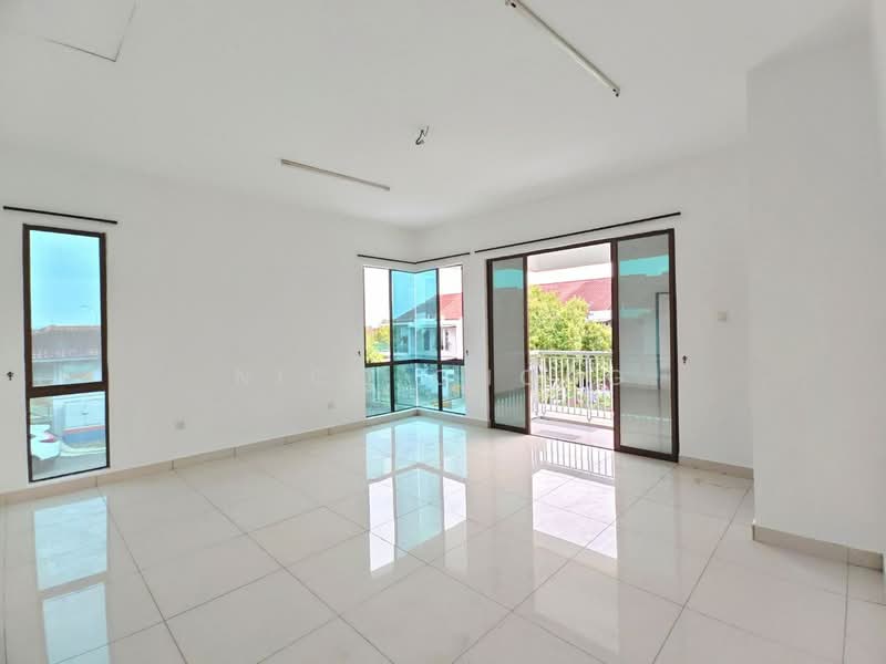 Rumah Teres 2 Tingkat untuk Dijual di Bandar Dato Onn (Tebrau) - Nico Chong - Living Room - PropertyGuru.com.my