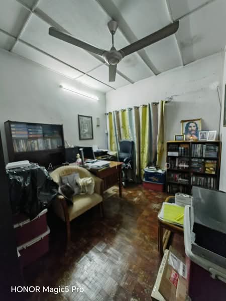 Rumah Teres 2 Tingkat untuk Dijual di SS2 (Petaling Jaya) - Patricia Loh - Study - PropertyGuru.com.my