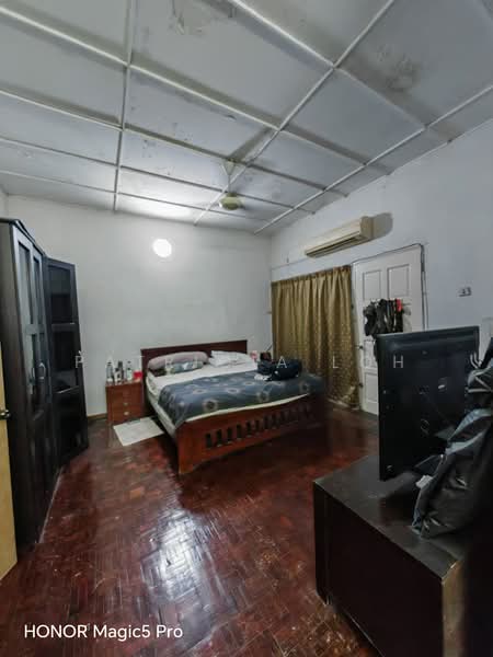 Rumah Teres 2 Tingkat untuk Dijual di SS2 (Petaling Jaya) - Patricia Loh - Bedroom - PropertyGuru.com.my