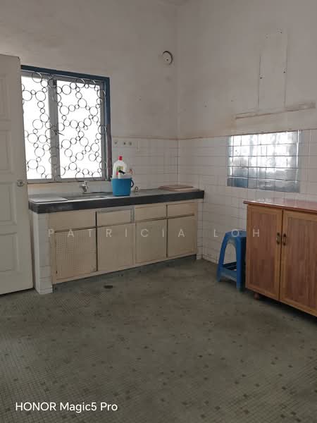 2-storey Terraced House for Sale in SS2 (Petaling Jaya) - Patricia Loh - Kitchen - PropertyGuru.com.my