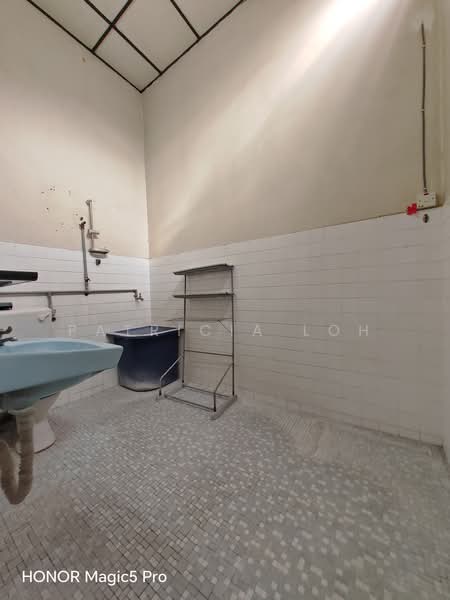 2-storey Terraced House for Sale in SS2 (Petaling Jaya) - Patricia Loh - Bathroom - PropertyGuru.com.my