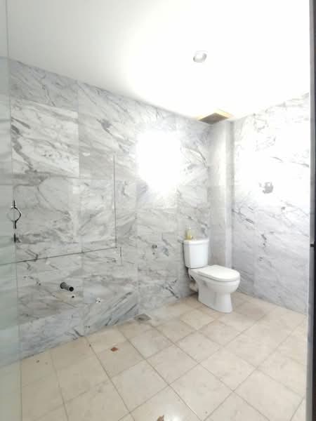Gudang untuk Disewa di Kawasan Perindustrian Ringan Bercham (Ipoh) - Sam . - Bathroom - PropertyGuru.com.my