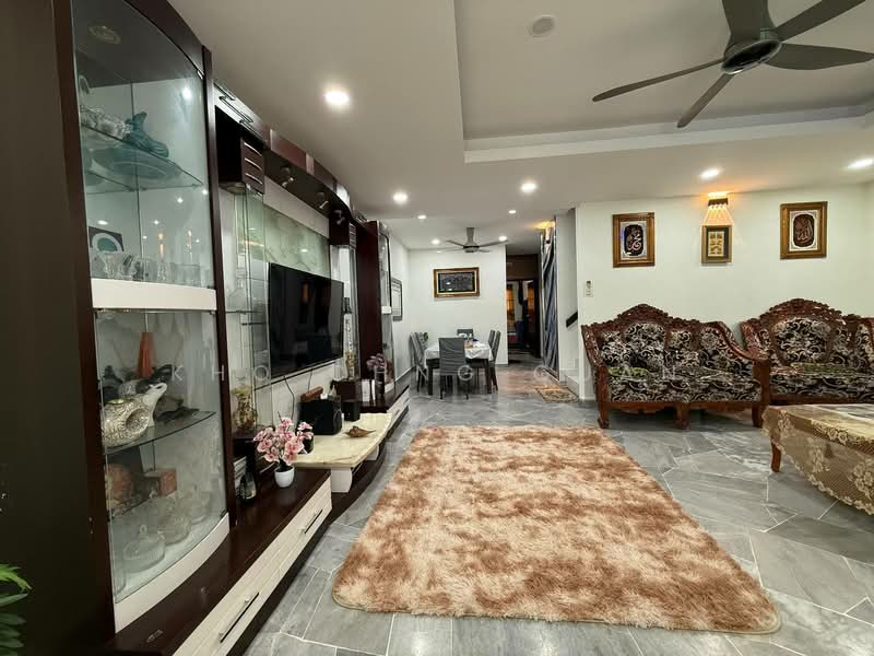 2-storey Terraced House for Sale in Bandar Kinrara Seksyen 5 (Bandar Kinrara) - Kho Chng Guan - Living Room - PropertyGuru.com.my