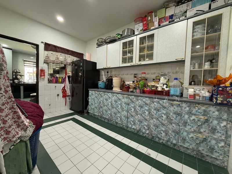 2-storey Terraced House for Sale in Bandar Kinrara Seksyen 5 (Bandar Kinrara) - Kho Chng Guan - Kitchen - PropertyGuru.com.my