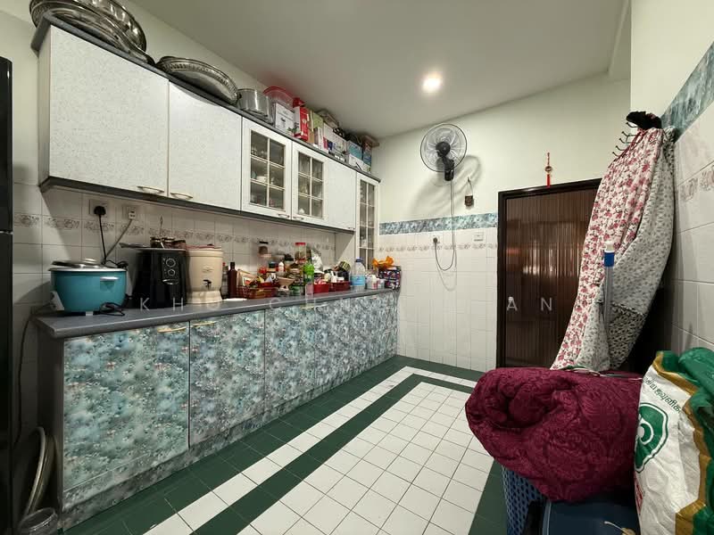 2-storey Terraced House for Sale in Bandar Kinrara Seksyen 5 (Bandar Kinrara) - Kho Chng Guan - Kitchen - PropertyGuru.com.my