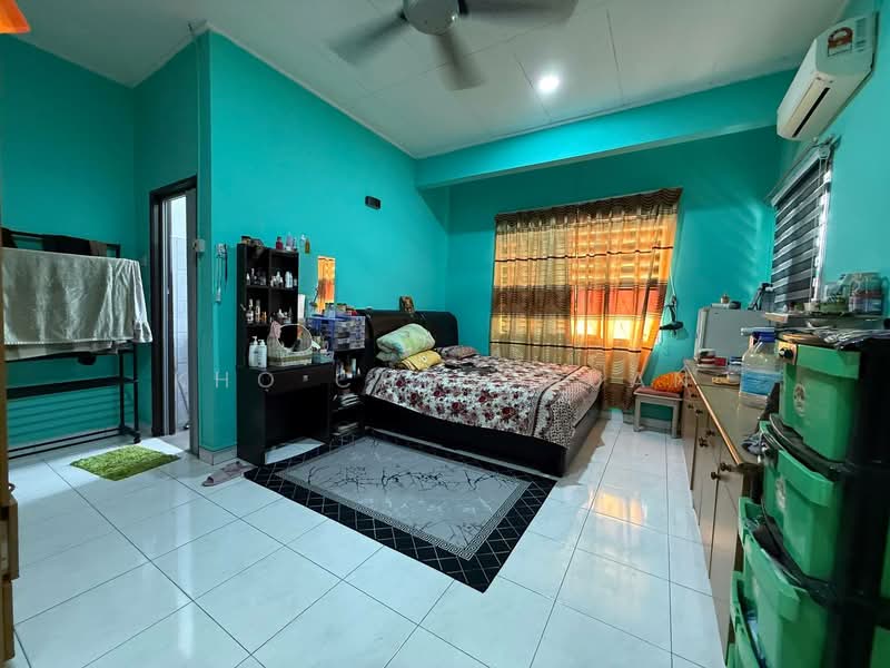 2-storey Terraced House for Sale in Bandar Kinrara Seksyen 5 (Bandar Kinrara) - Kho Chng Guan - Bedroom - PropertyGuru.com.my
