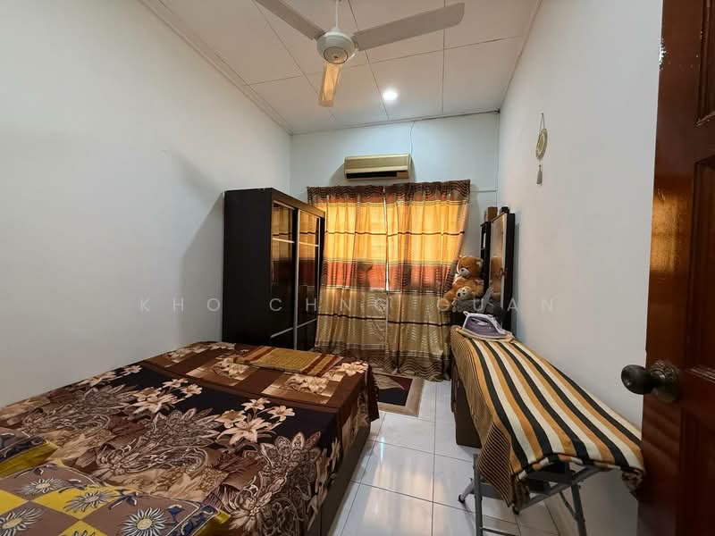 2-storey Terraced House for Sale in Bandar Kinrara Seksyen 5 (Bandar Kinrara) - Kho Chng Guan - Bedroom - PropertyGuru.com.my