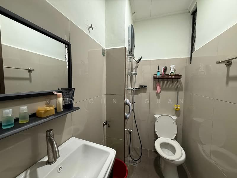 2-storey Terraced House for Sale in Bandar Kinrara Seksyen 5 (Bandar Kinrara) - Kho Chng Guan - Bathroom - PropertyGuru.com.my