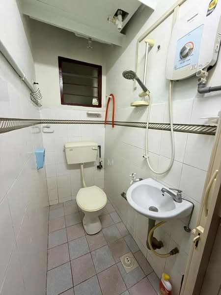 Rumah Flat untuk Dijual di Panorama Lapangan Perdana - Sam . - Bathroom - PropertyGuru.com.my