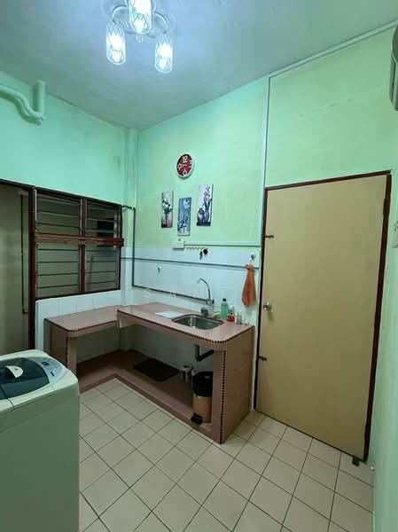 Rumah Flat untuk Dijual di Panorama Lapangan Perdana - Sam . - Kitchen - PropertyGuru.com.my