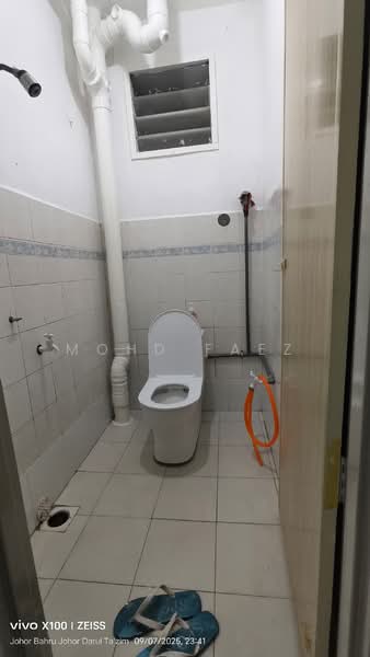 Flat for Sale at Panti - Mohd Faez - Bathroom - PropertyGuru.com.my