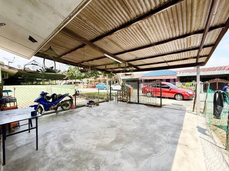 1-storey Terraced House for Sale in Taman Damai (Banting) - Khairul Zainal - Exterior - PropertyGuru.com.my
