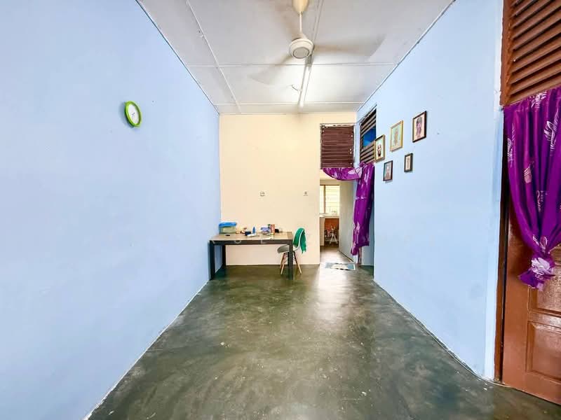 1-storey Terraced House for Sale in Taman Damai (Banting) - Khairul Zainal - Living Room - PropertyGuru.com.my