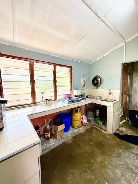 1-storey Terraced House for Sale in Taman Damai (Banting) - Khairul Zainal - Kitchen - PropertyGuru.com.my